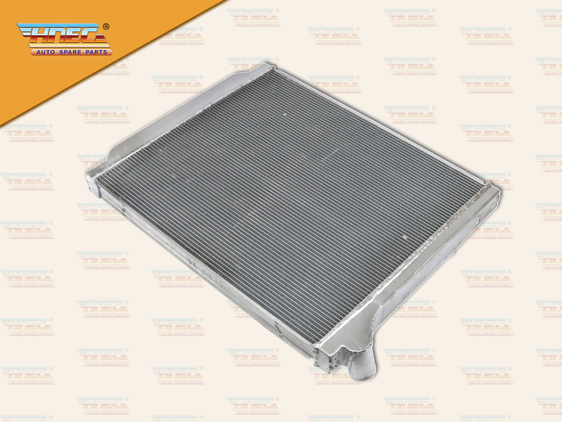 หม้อน้ำ UD เควสเตอร์ CWE370 มิเนียม รุ่นไม่มีฝา ท่อน้ำ บนล่าง R ไม่มีขา HNEC