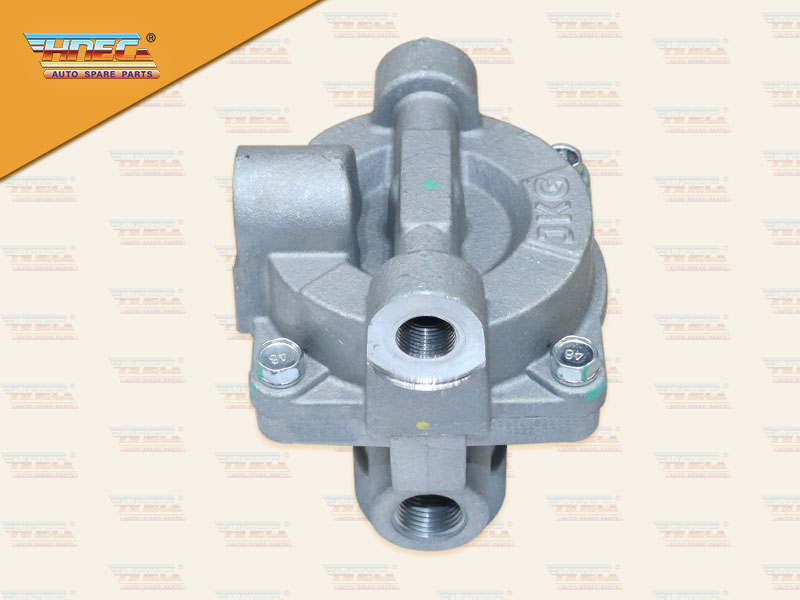 วาล์วจ่ายลมตัวหลัง IS DECA360 เหลี่ยมฝาโหนก รูลม 5 ทาง ขนาด รูลม บน 15 MM ,ล่าง 18 MM