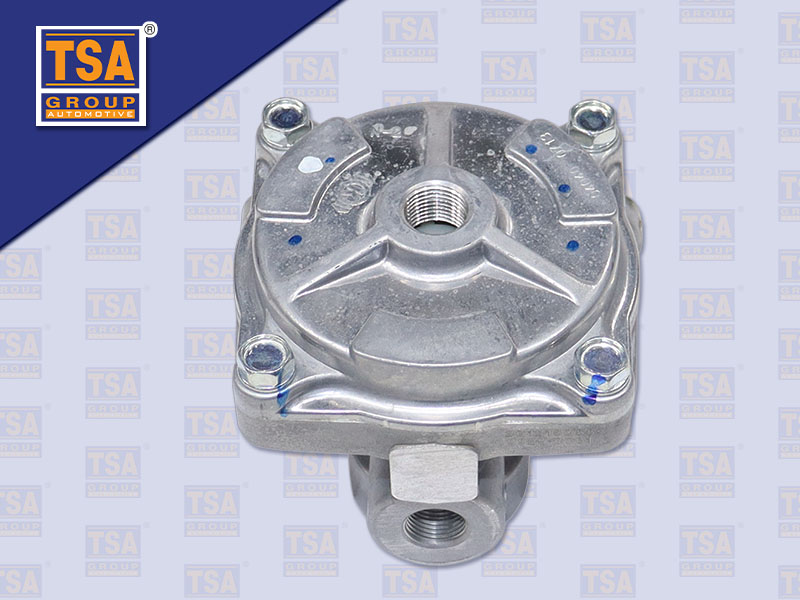 วาล์วจ่ายลมตัวหลัง IS DECA360 เหลี่ยมฝาเรียบ รูลม เล็ก ขนาด รูลม 15 MM 3 รู KNORR BREMSE