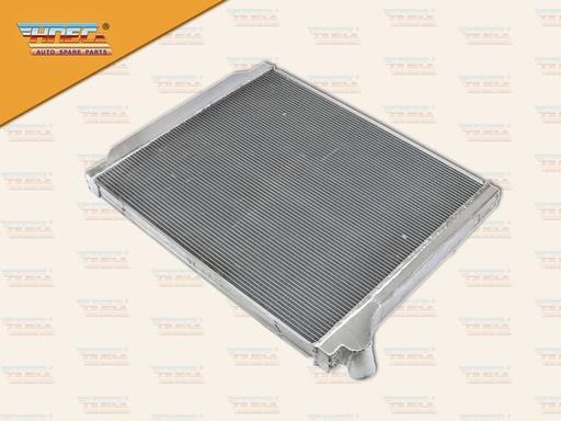 [0310-0153] หม้อน้ำ UD เควสเตอร์ CWE370 มิเนียม รุ่นไม่มีฝา ท่อน้ำ บนล่าง R ไม่มีขา HNEC